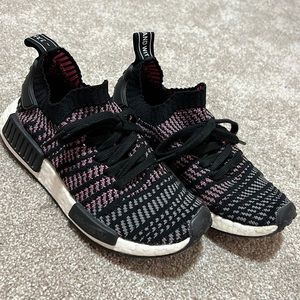 NMD r1 stlt primeknit ‘solar pink’